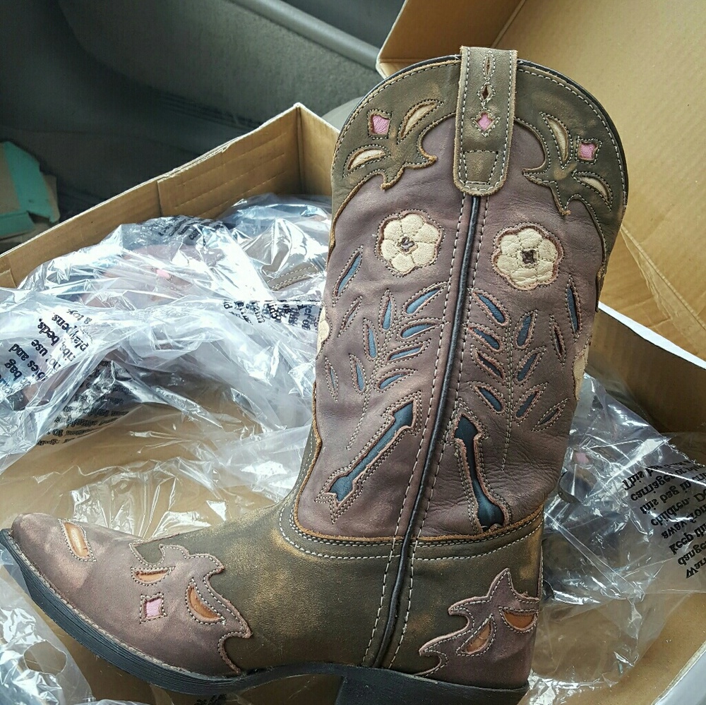 Size 6.5 brand new - Picture 3 of 6